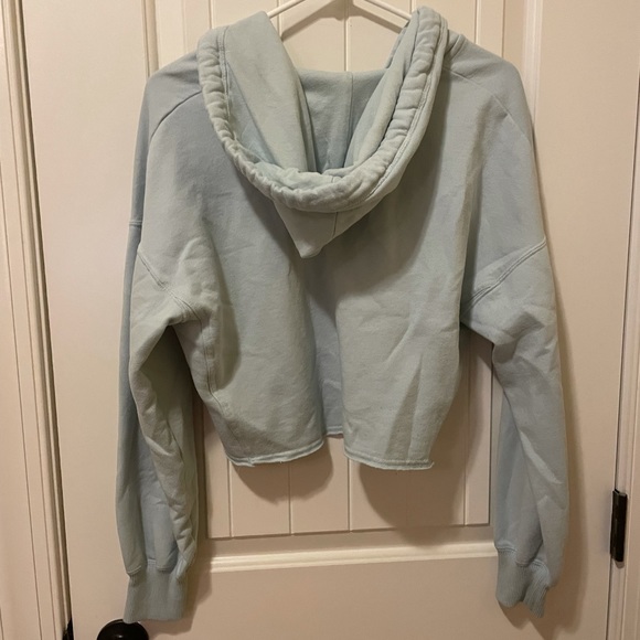 hollister cropped hoodie! - Picture 4 of 4